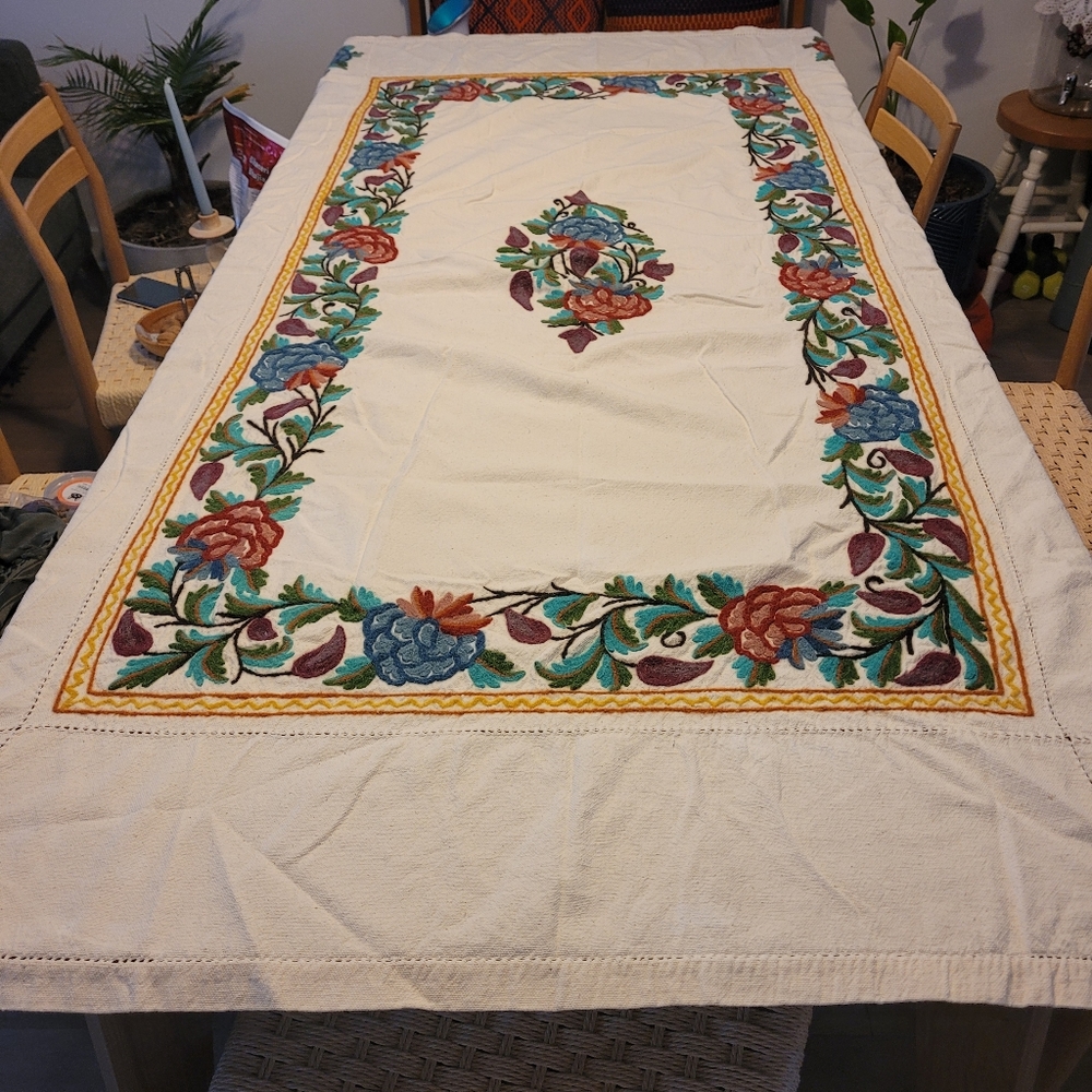 White tablecloth with floral felt embroidery